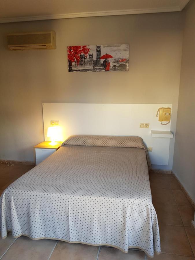 Hotel Central Торевиеха Екстериор снимка